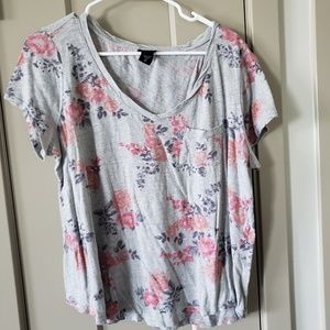 Torrid beautiful gray floral too w_ breast pocket
